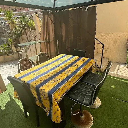 Monaco Duplex, 8 Sleeps Bnbrickeys شقة *