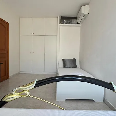 Monaco Duplex, 8 Sleeps Bnbrickeys شقة