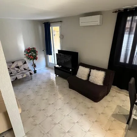 Monaco Duplex, 8 Sleeps Bnbrickeys Beausoleil