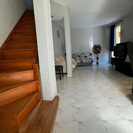 Monaco Duplex, 8 Sleeps Bnbrickeys Beausoleil